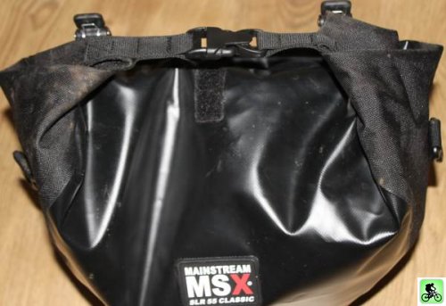 Fermeture par enroulage sur les sacoches MSX