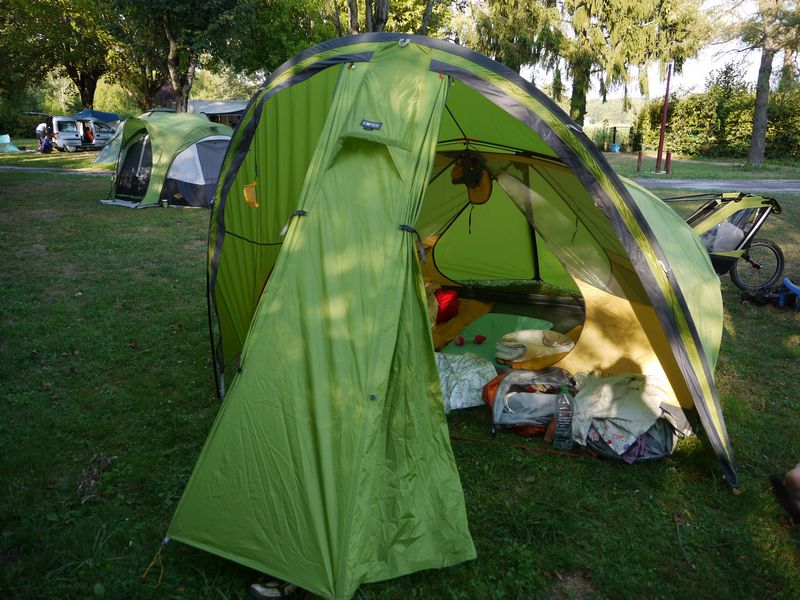 Tente Exped Gemini IV DLX au camping de L'Isle sur le Doubs