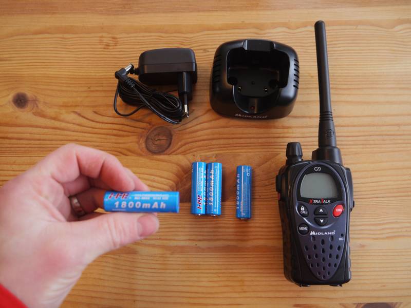 Les différentes pièces du talkie walkie g9 plus