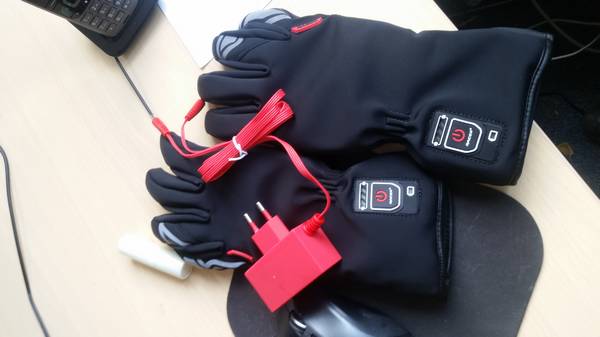 Rechargement des gants cahuffants E-GLOVE 2 au bureau