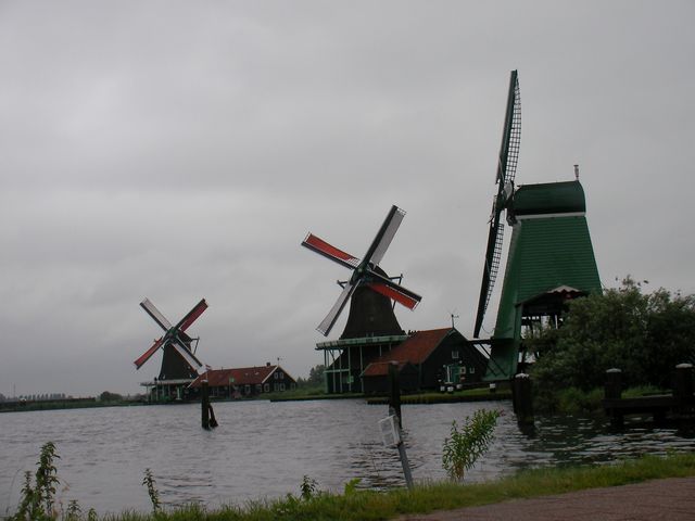 Moulins et  maisons typiques autour d'Amsterdam