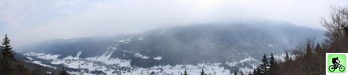 Pannorama du massif du Haut Jura sous la brume