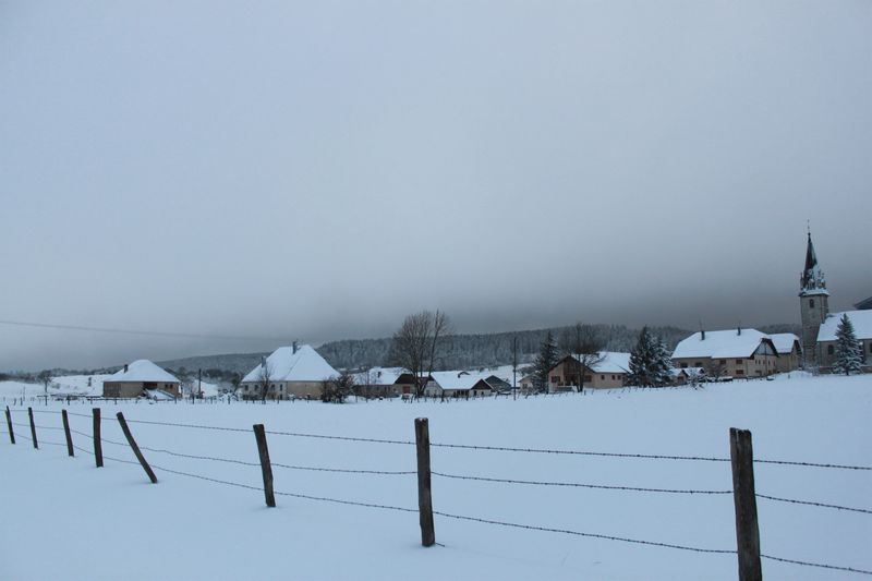 Village d'arc sous cicon sous la neige
