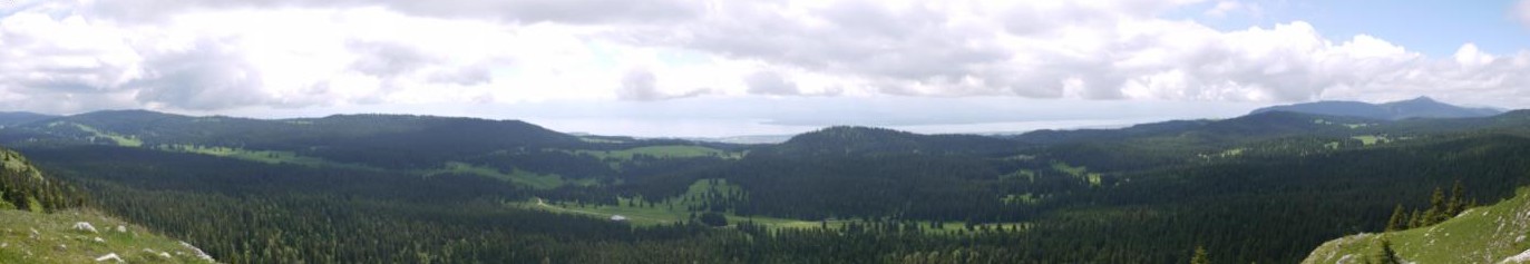  Panorama depuis le Mont Pelé avec vue sur la Dôle